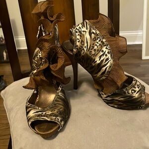 Leopard brown high heels